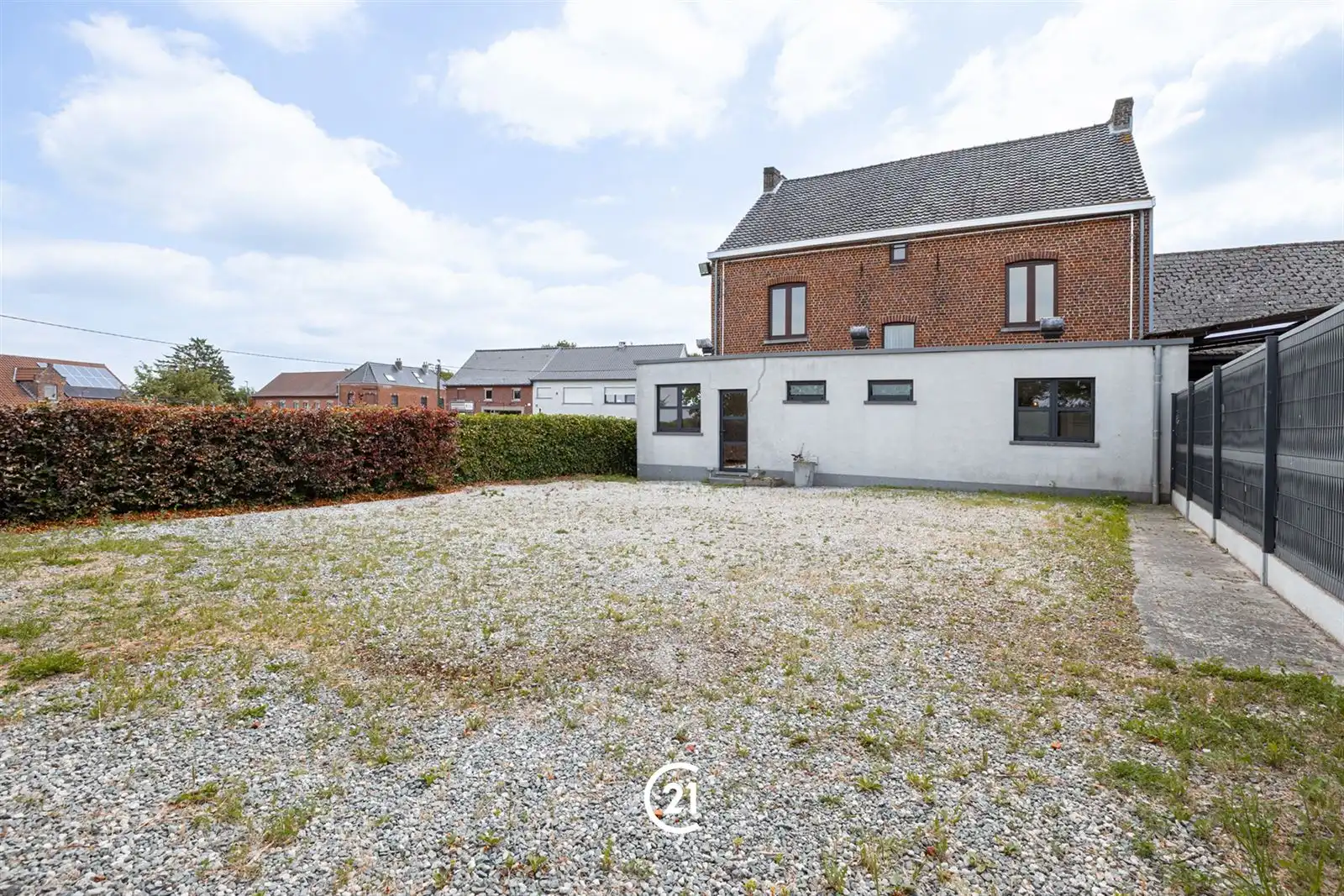 Ruime woning - type herenwoning met 4 slpk en parking foto 2