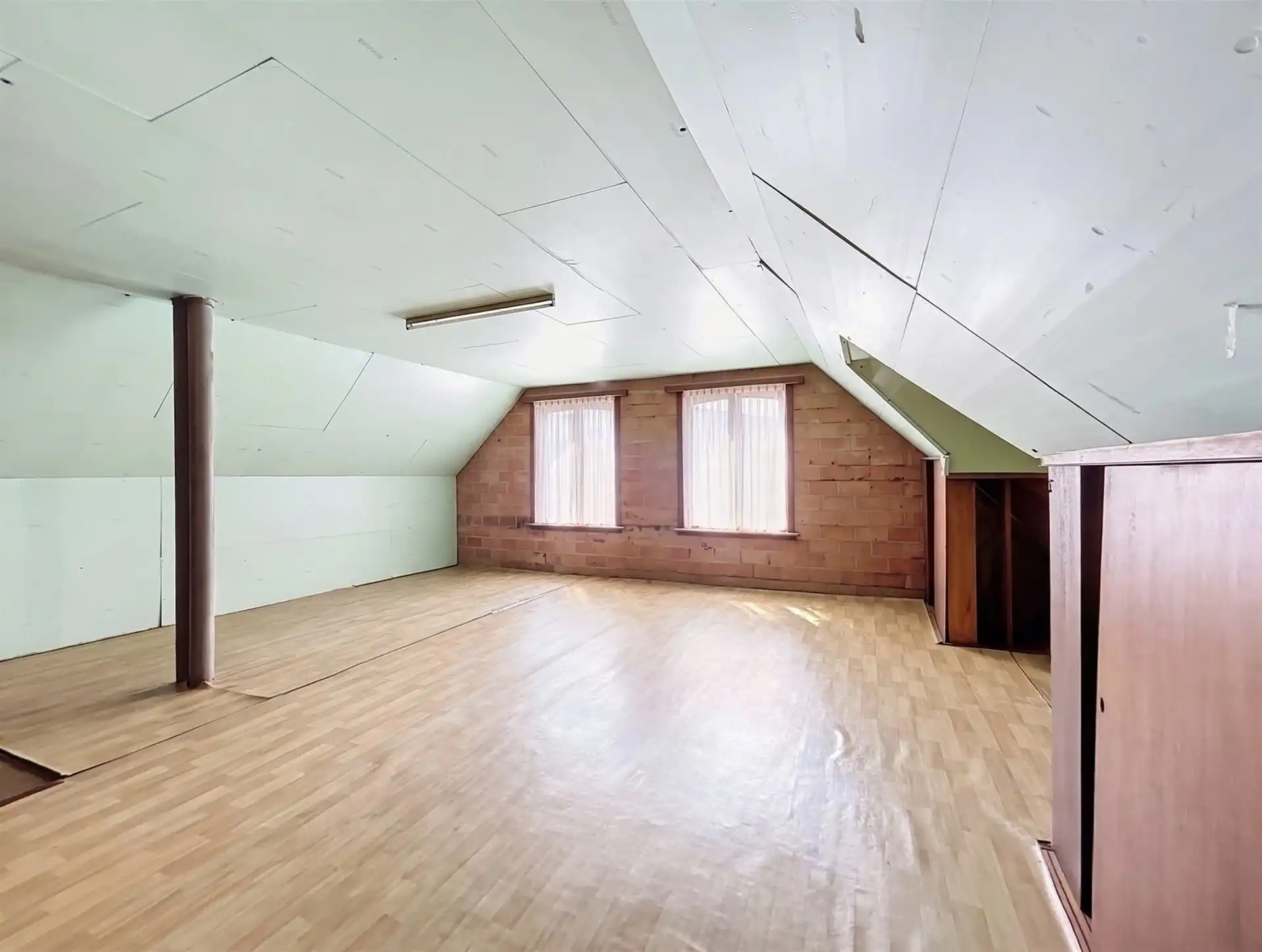 Ruime villa met dubbele garage met zicht op oneindig groen OP TOPLOCATIE IN SINT-NIKLAAS ! foto 14