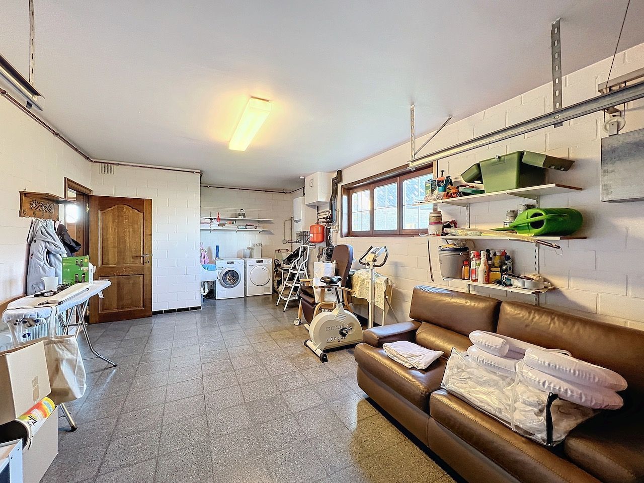 Goed onderhouden, ruime villa met prachtige tuin foto 29
