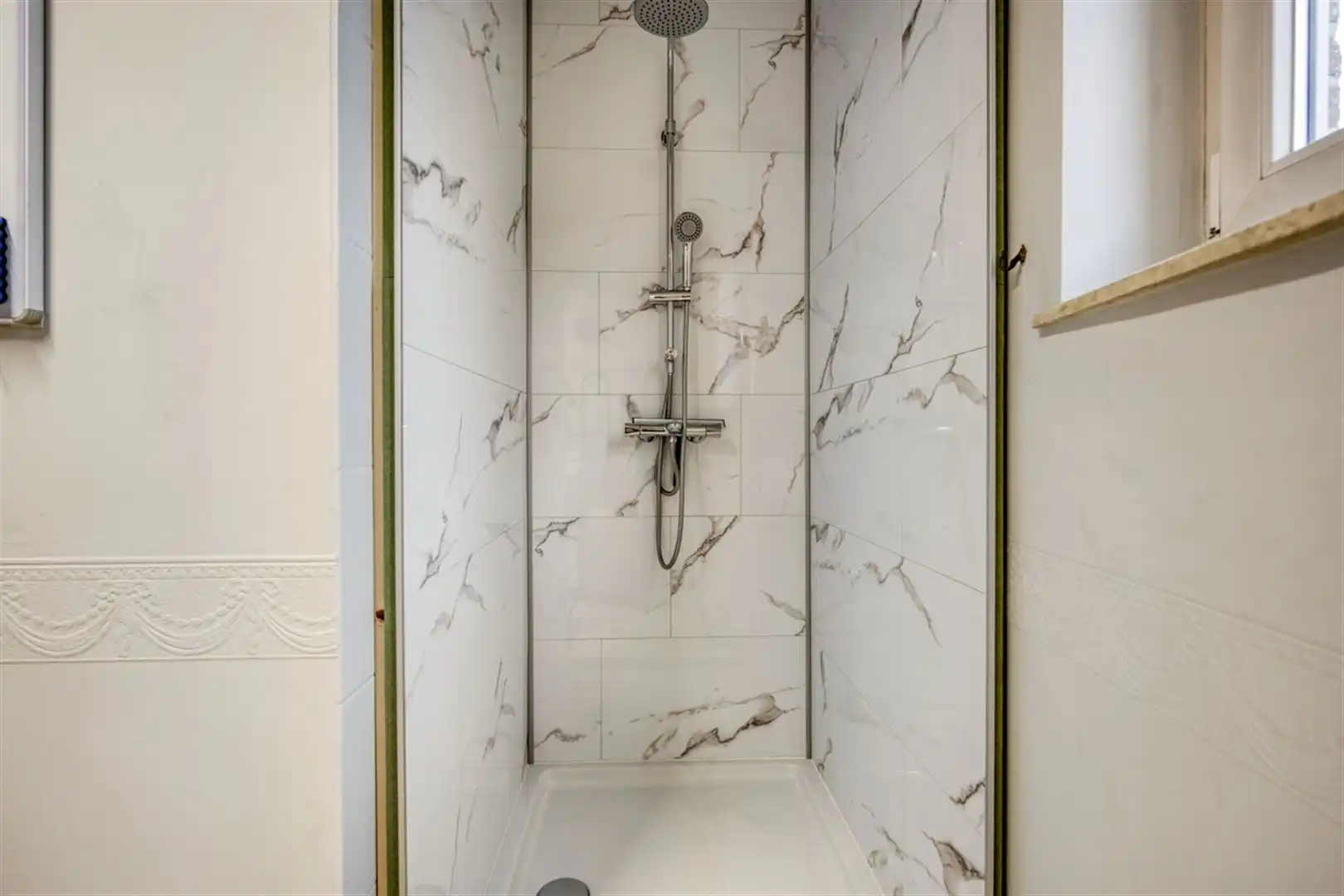 TE KOOP: Handelshuis op toplocatie te Heusden-Zolder! foto 7