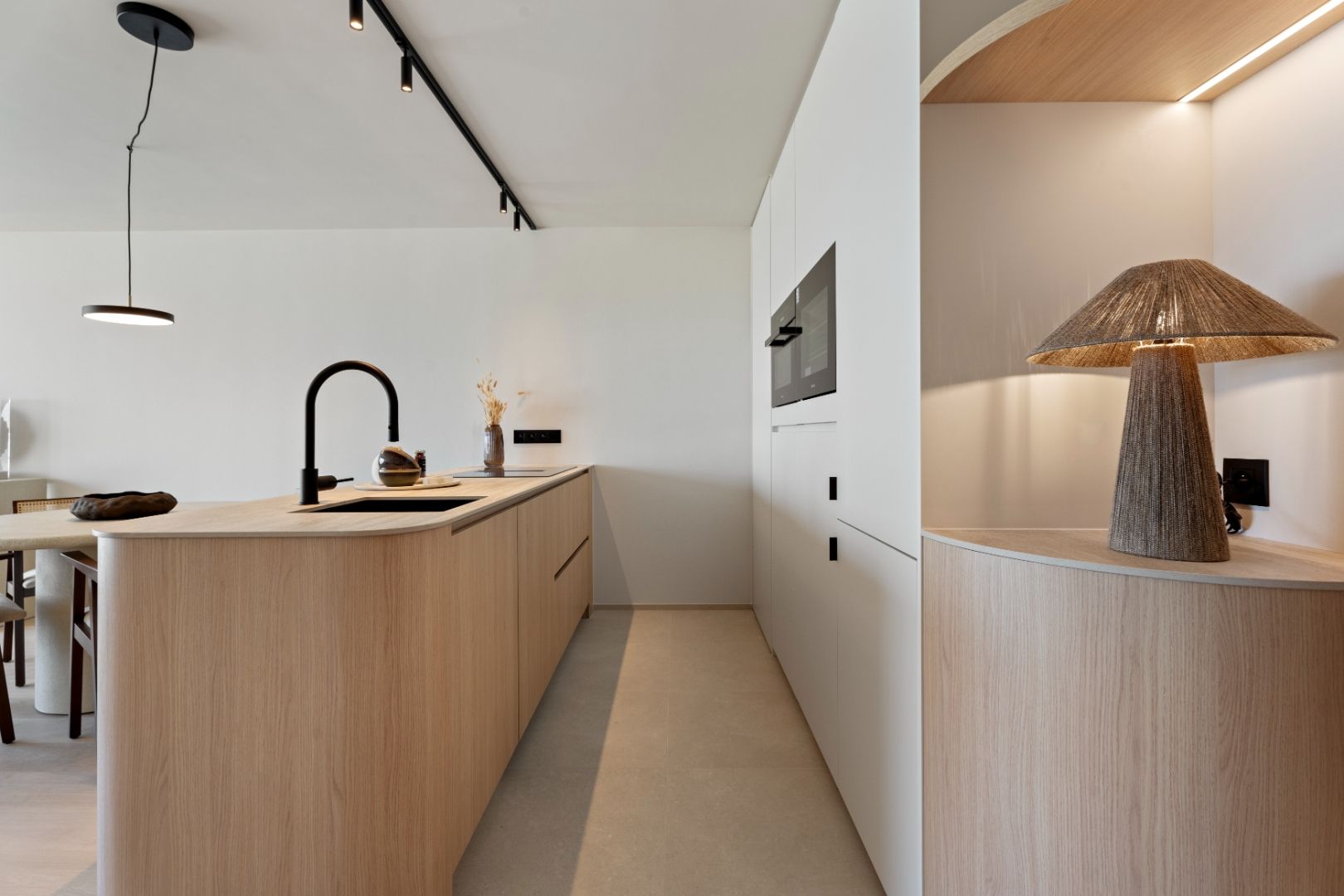 Exclusief gerenoveerd appartement met twee terrassen en zeezicht te Nieuwpoort foto 7