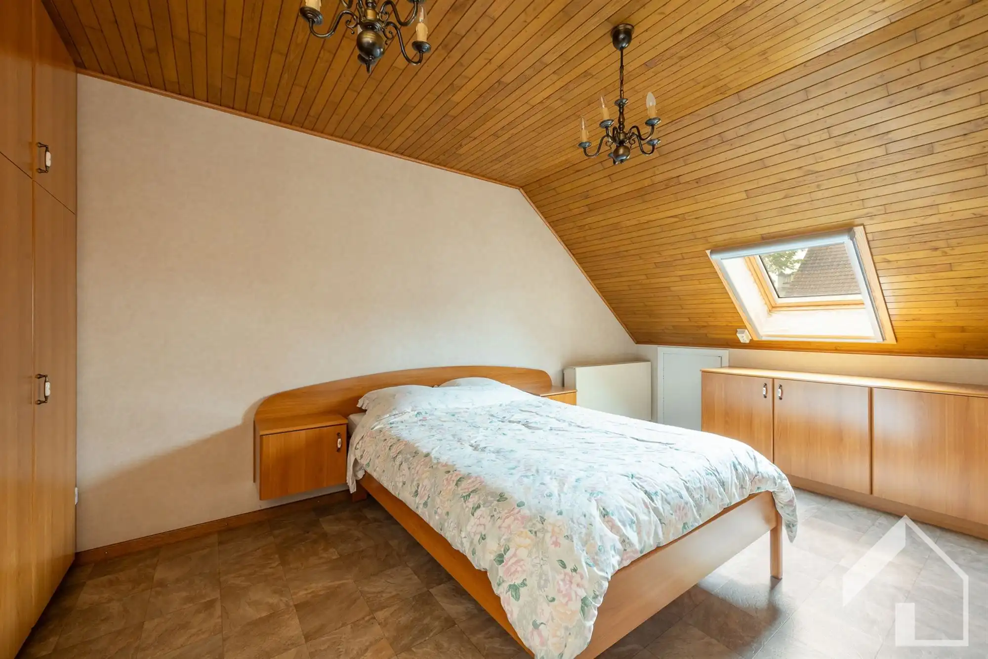 Woning met veel potentieel op een aangename locatie! foto 13