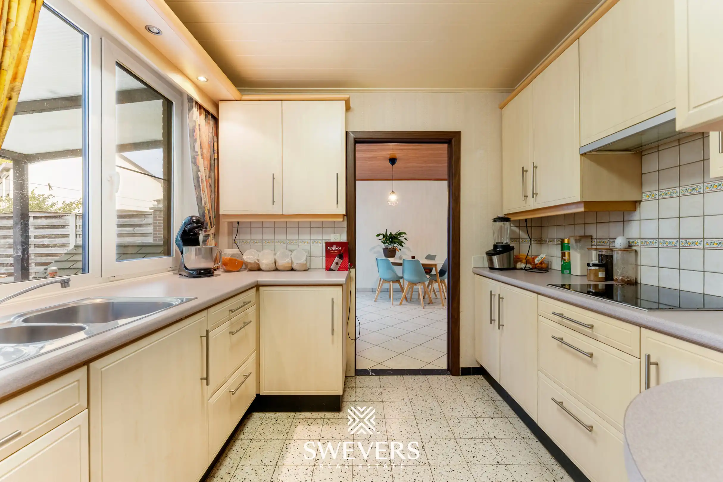 Op te frissen rijwoning op toplocatie foto 12
