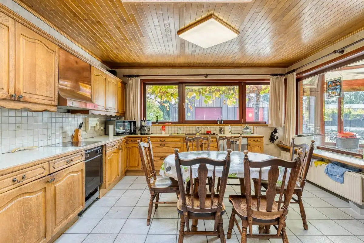 Te renoveren huis met grote loods nabij centrum Meise foto 9