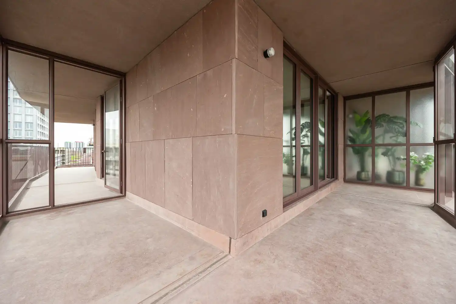 Luxe-appartement met frontaal Scheldezicht met heerlijk terras (30m²) op Nieuw Zuid incl kelderberging - optionele ondergrondse parking beschikbaar foto 25