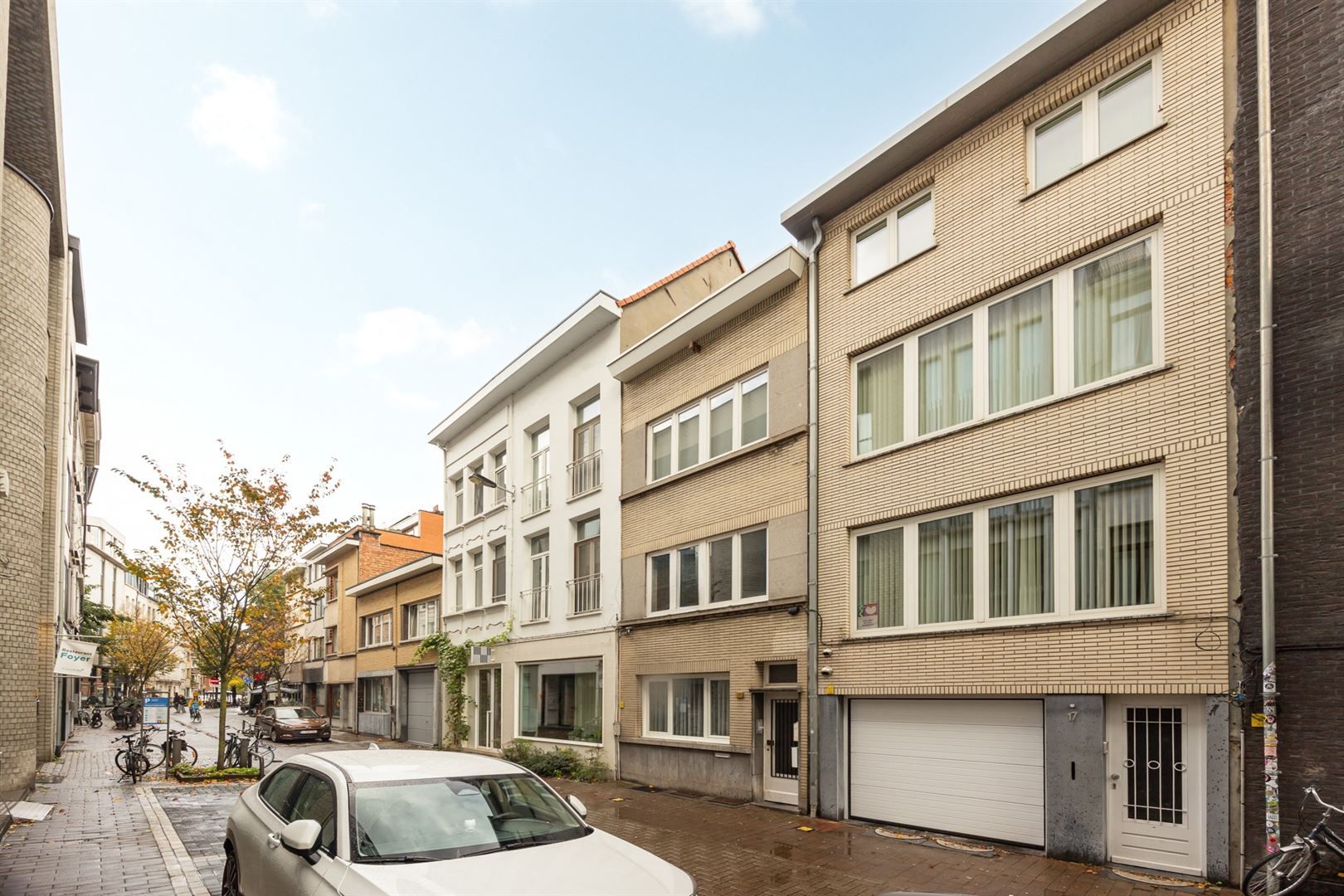 Gelijkvloers appartement met koer in hartje Stad foto 2
