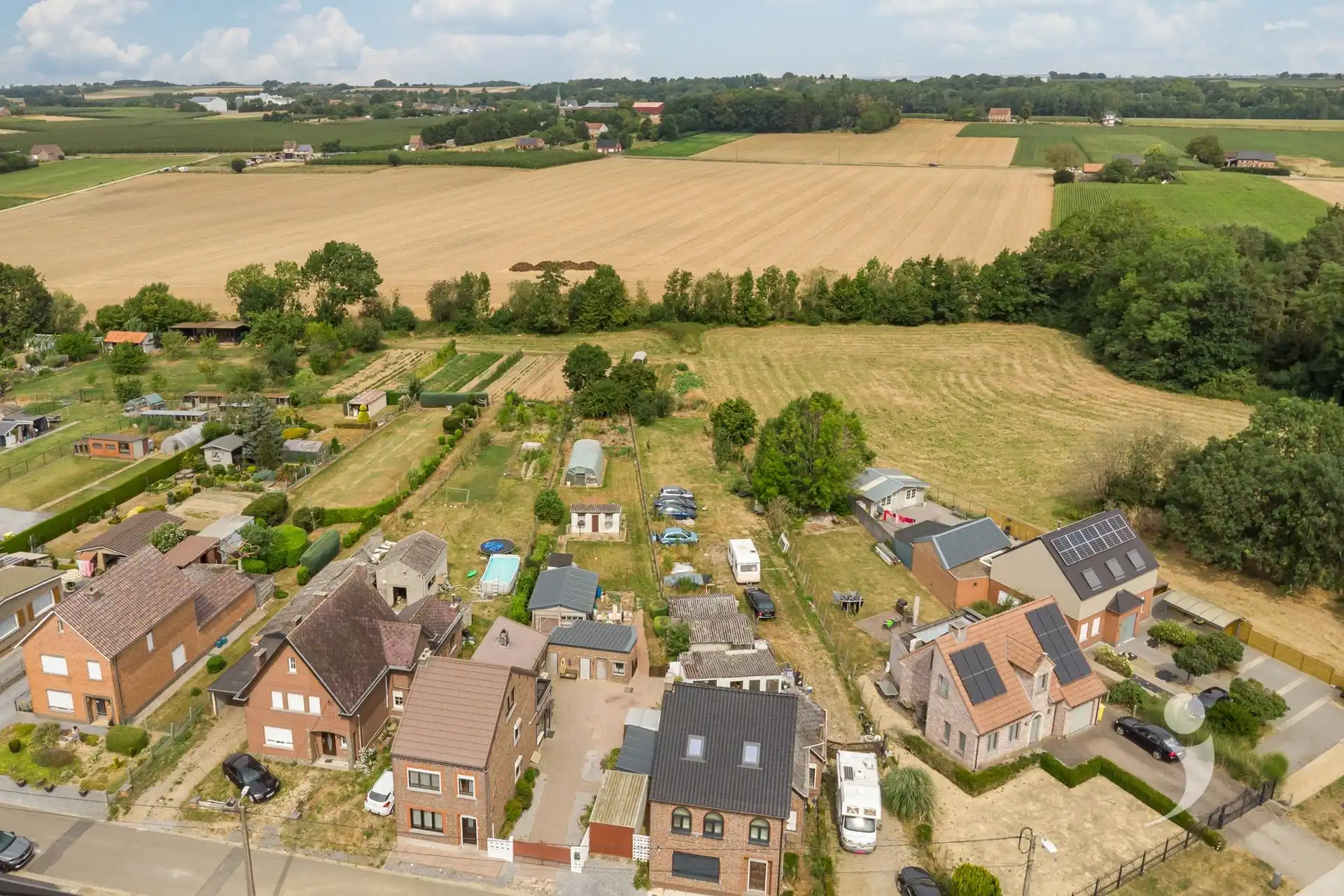 Te renoveren woning met vier slaapkamers!  foto 41