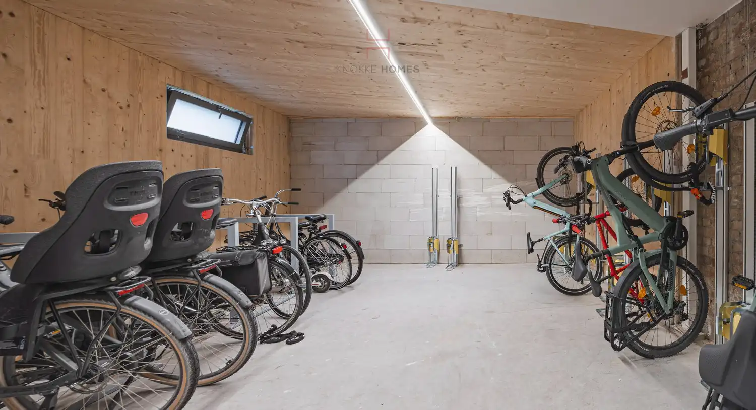Instapklaar 3 slaapkamer- appartement in de Zoutelaan. foto 8