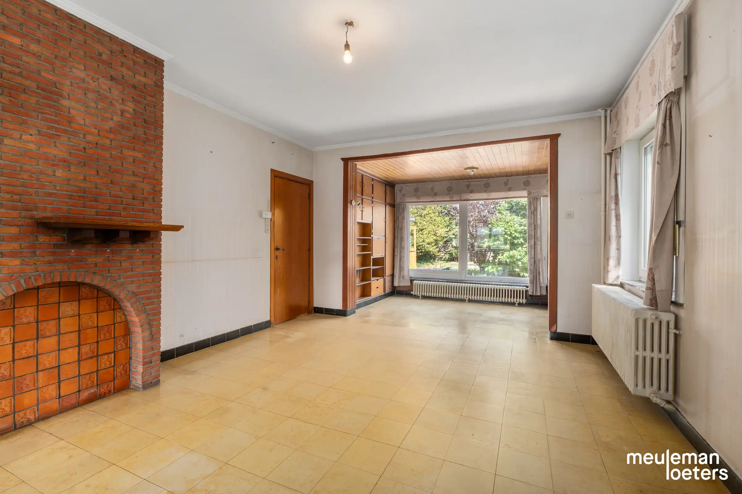 Interessante halfopen woning met veel potentieel te Sint-Michiels (Brugge) foto 3