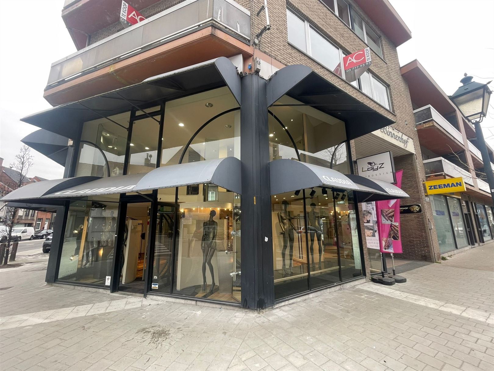 Winkel foto {{pictureIndex}}