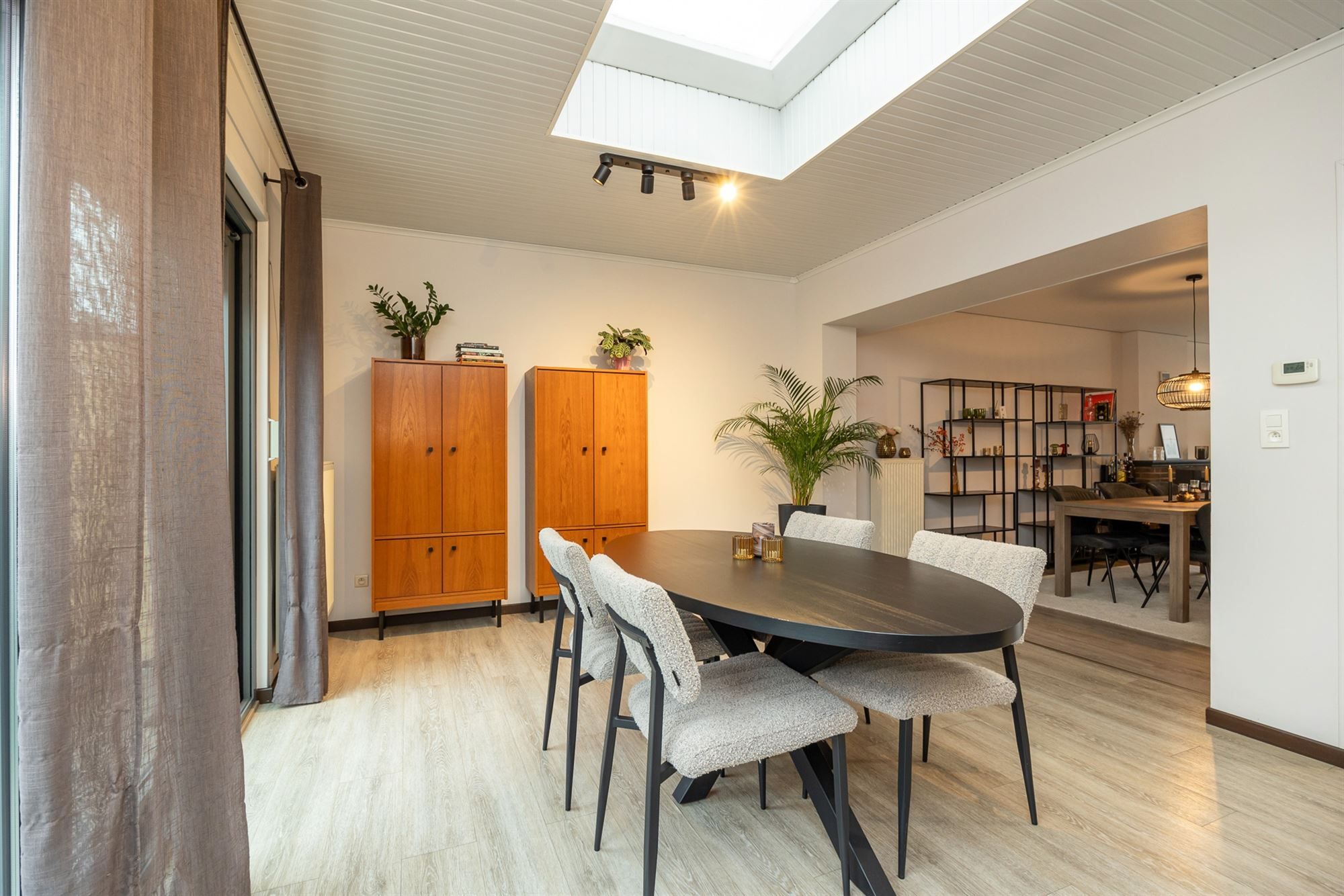 Ruime gezinswoning met drie slaapkamers en tuin foto 5