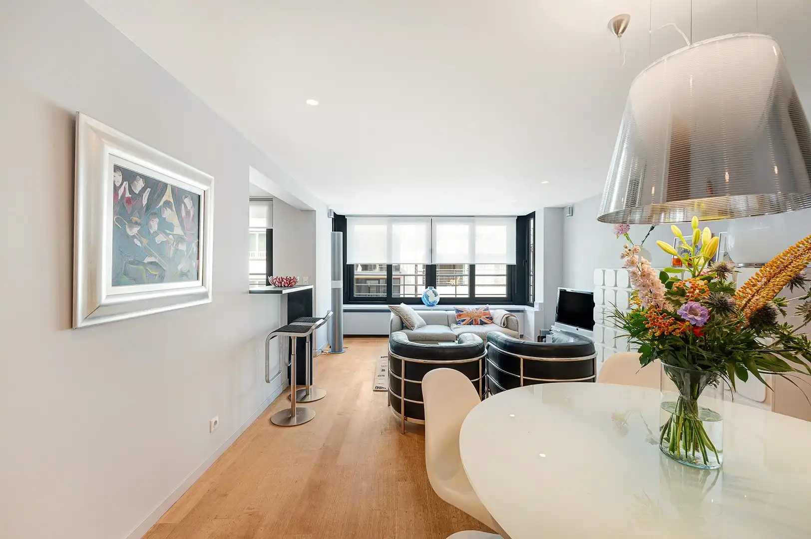 Instapklaar 2-slaapkamerappartement met terras op gegeerde locatie in Knokke. foto 2