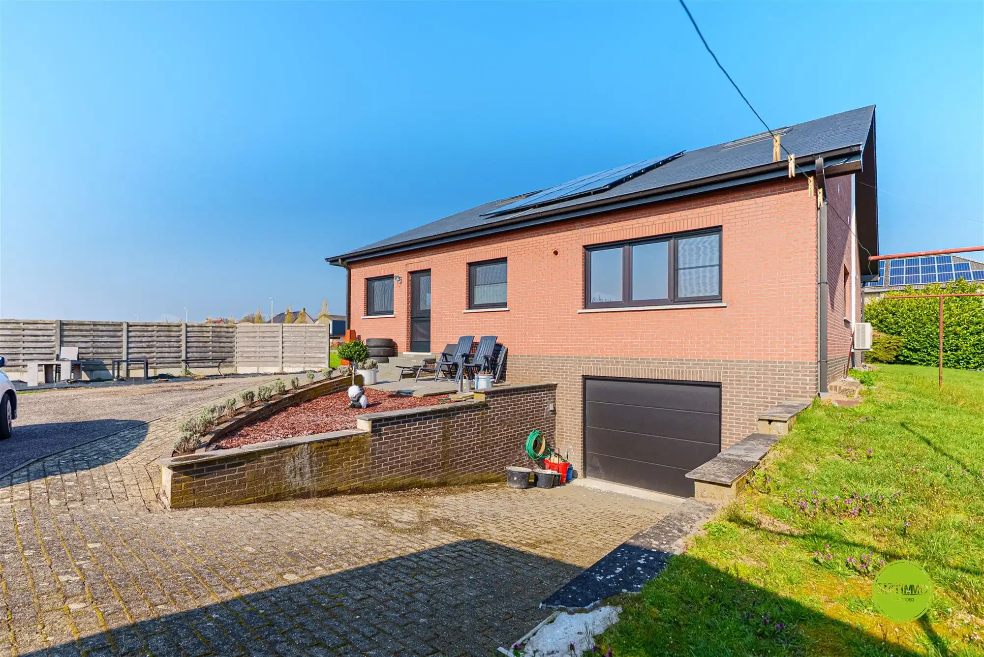 Gerenoveerde, instapklare gezinswoning met 5 slaapkamers foto 31