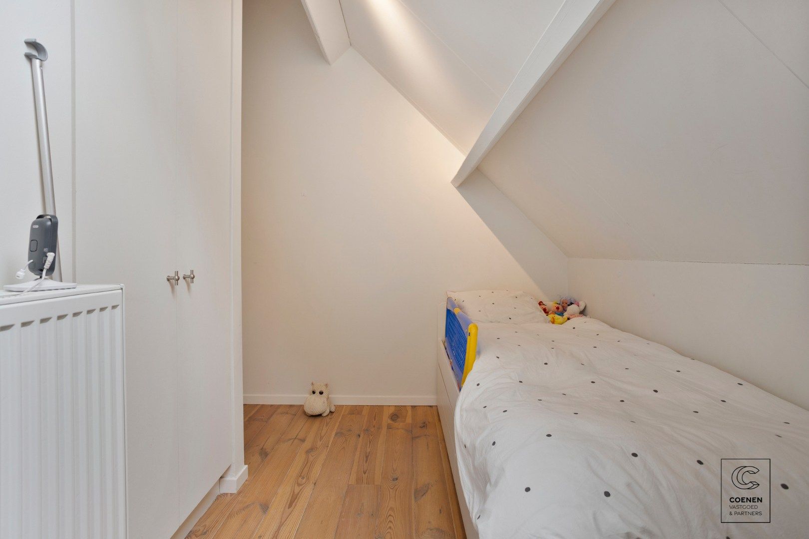 Prachtige woning met een bew. opp. van 302 m², 6 slpk, 3 bk en prachtige tuin met zwembad  foto 31