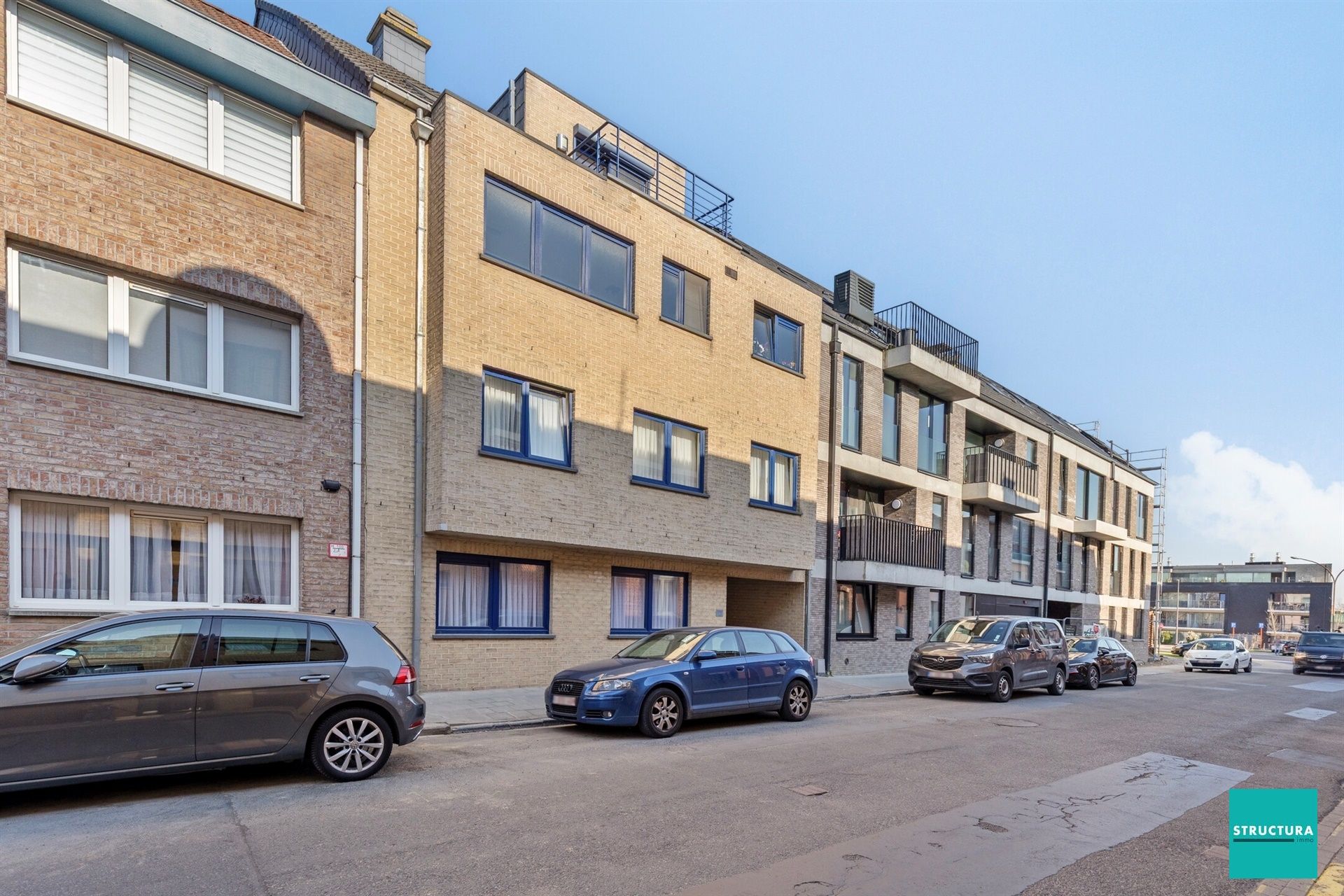 Duplex met 2 slaapkamers & 2 extra zolderkamers foto {{pictureIndex}}