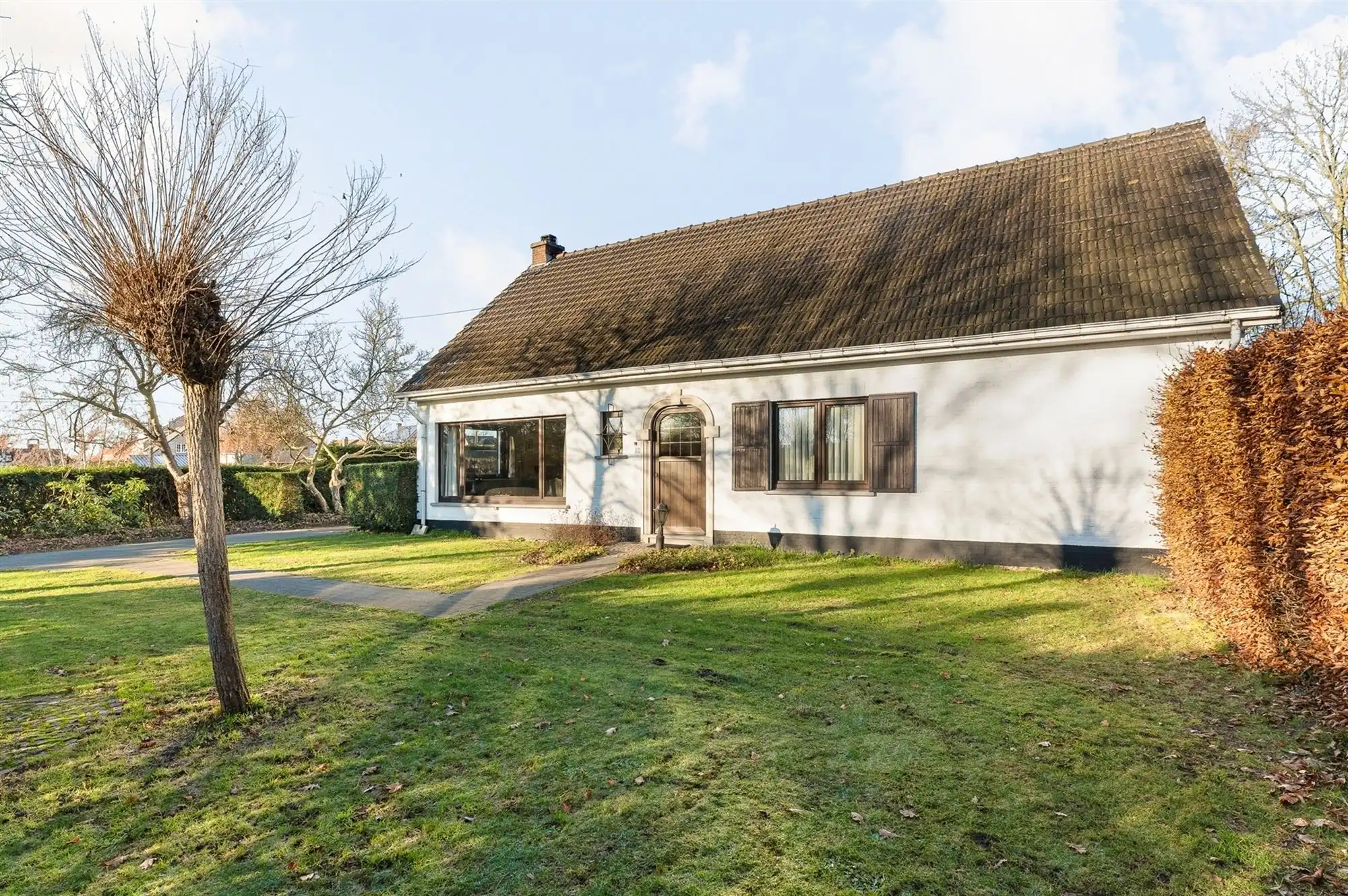 Hoofdfoto van de publicatie: UNIEK GELEGEN WONING TUSSEN DE VELDEN