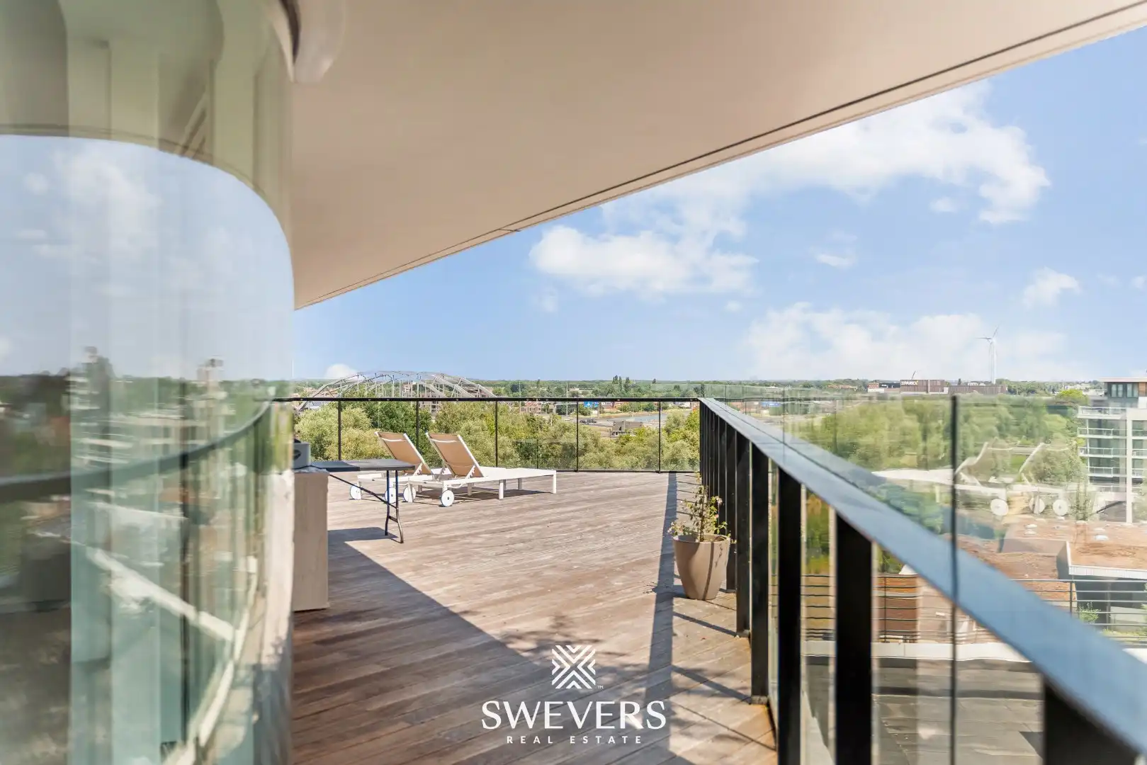 Adembenemend luxueus appartement (216m²) op Zuidzicht met riant terras rondom (223 m²) foto 2