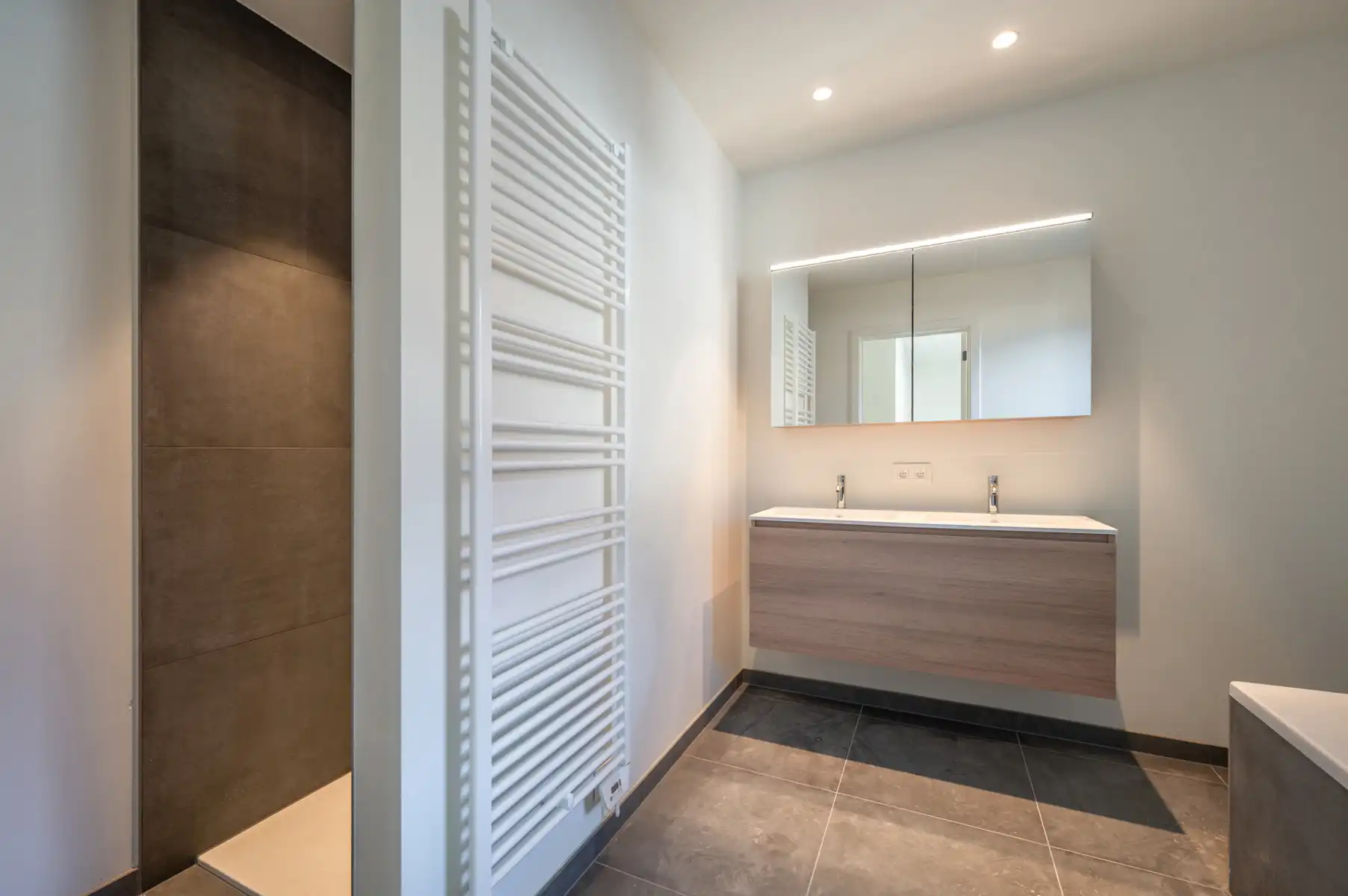 Nieuwbouw - ongemeubelde koppelvilla in rustige,  residentiële wijk te Knokke-Heist  foto 17