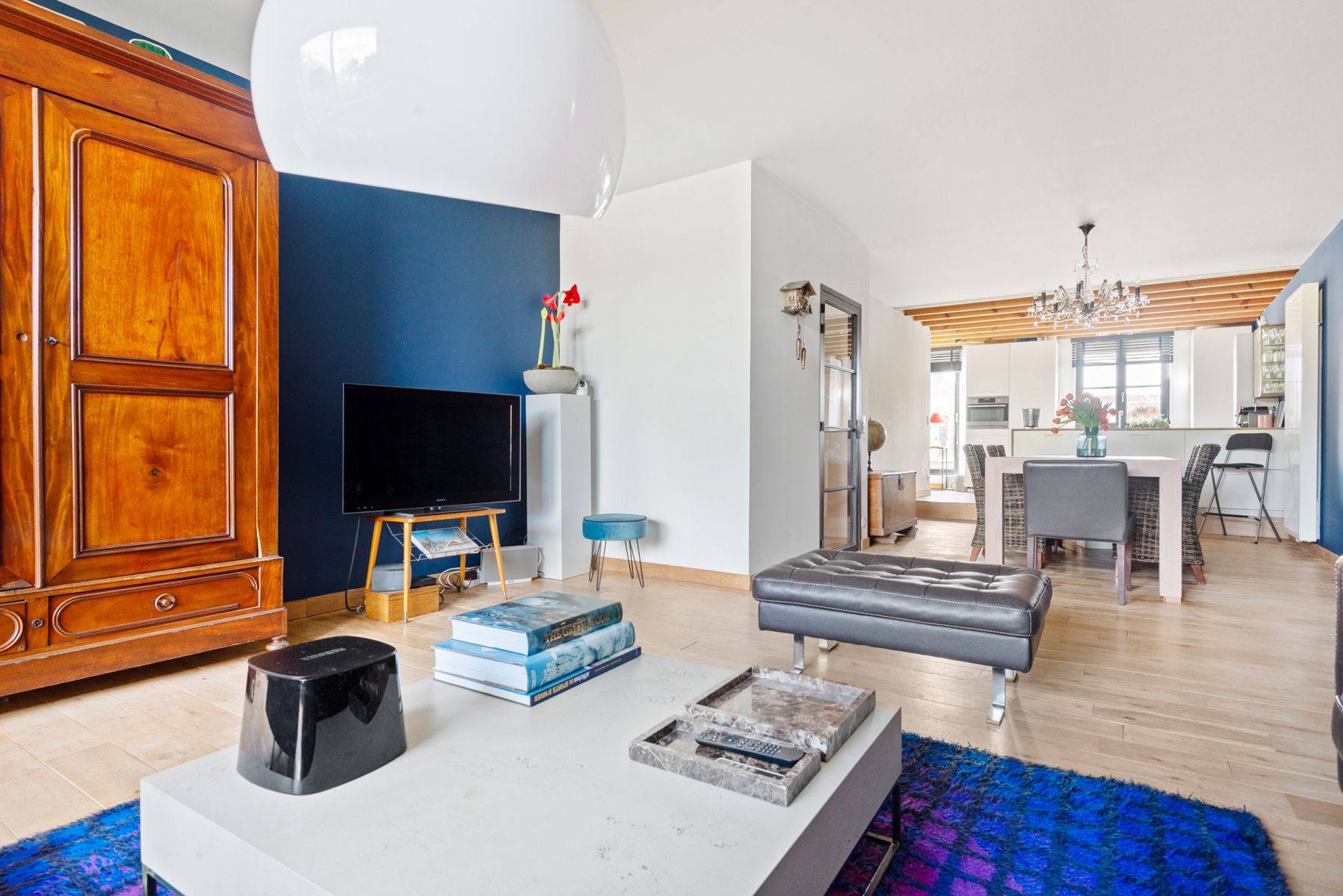 Handelsruimte met bovenliggend appartement in centrum foto 7