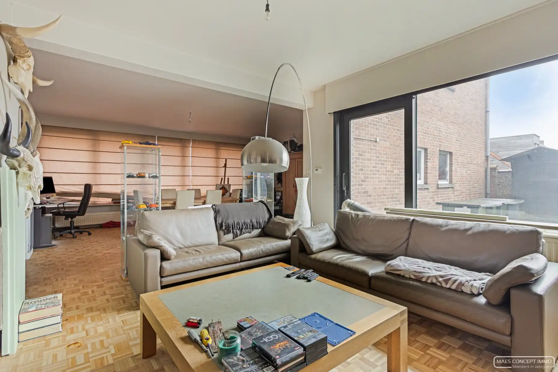 Te koop handelspand op top locatie met bovenliggend ruim appartement foto 18