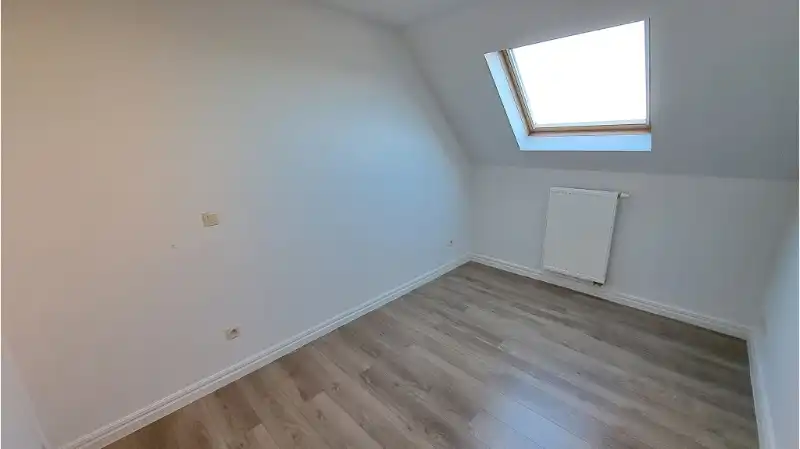 Ruime 3-slaapkamerwoning met GARAGE en TUIN te koop in Zuienkerke foto 8