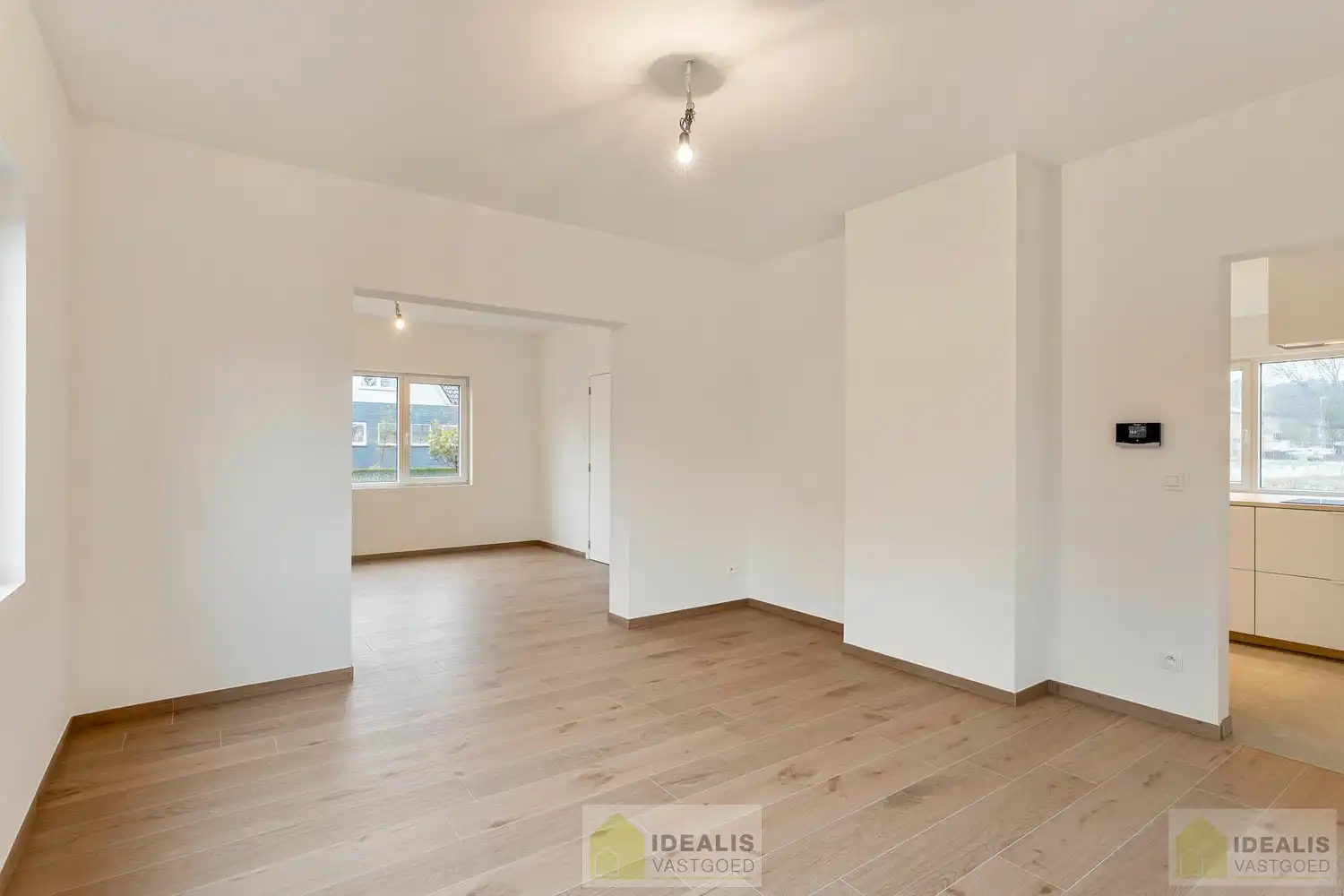 IDEALIS VASTGOED – Schitterend volledig vernieuwde woning met een heerlijke open leefruimte, luxe keuken, 3 ruime slaapkamers, twee badkamers én een ruime wasplaats! Dit heerlijke huis bevindt zich op een perceel van maar liefst 7a 94ca vlak bij het centrum van Eksel - EEN MUST VISIT! - foto 17
