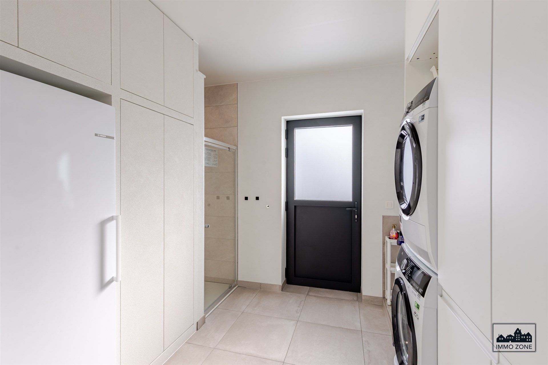 Zeer ruime moderne recente woning te centrum Sint-Niklaas foto 9