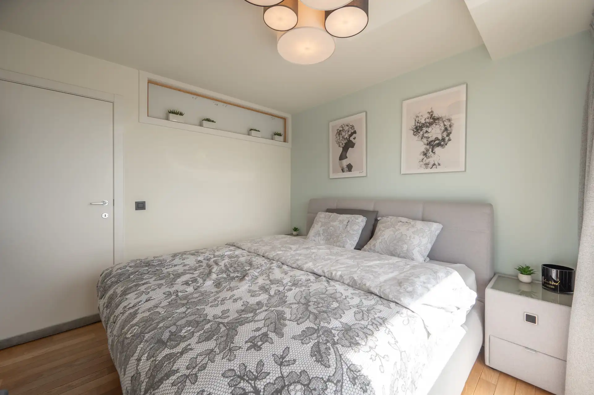 Duplex van 166 m² met frontaal zeezicht en verhuurd gelijkvloers op de Zeedijk in Heist foto 18