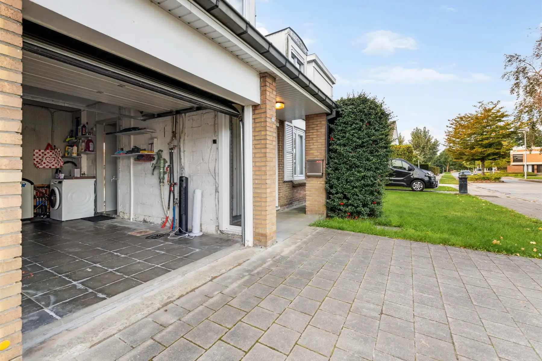 Gezinswoning met 3 slaapkamers en garage in Sint-Michiels foto 30