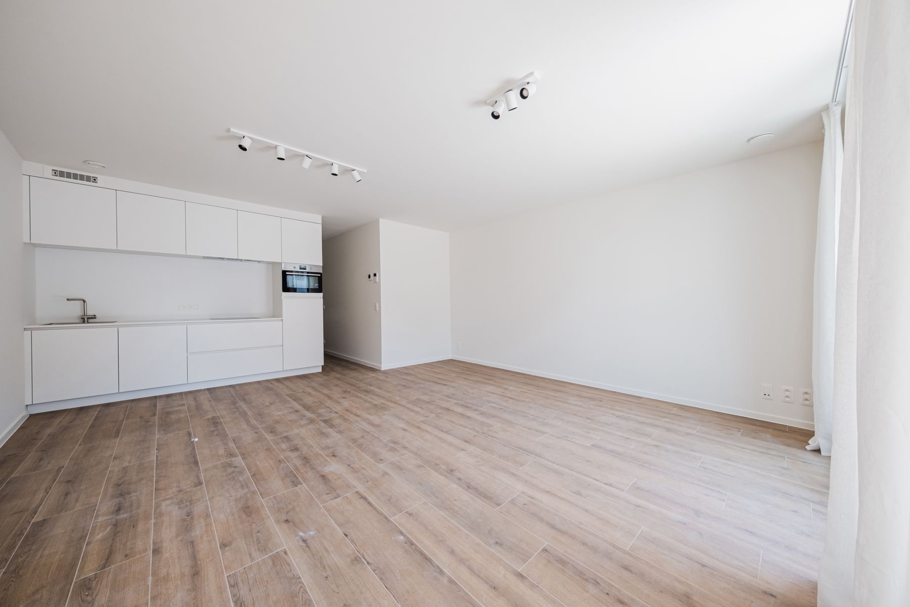 Gloednieuw 2-slaapkamer-appartement met terras op t' Zuid  foto 3