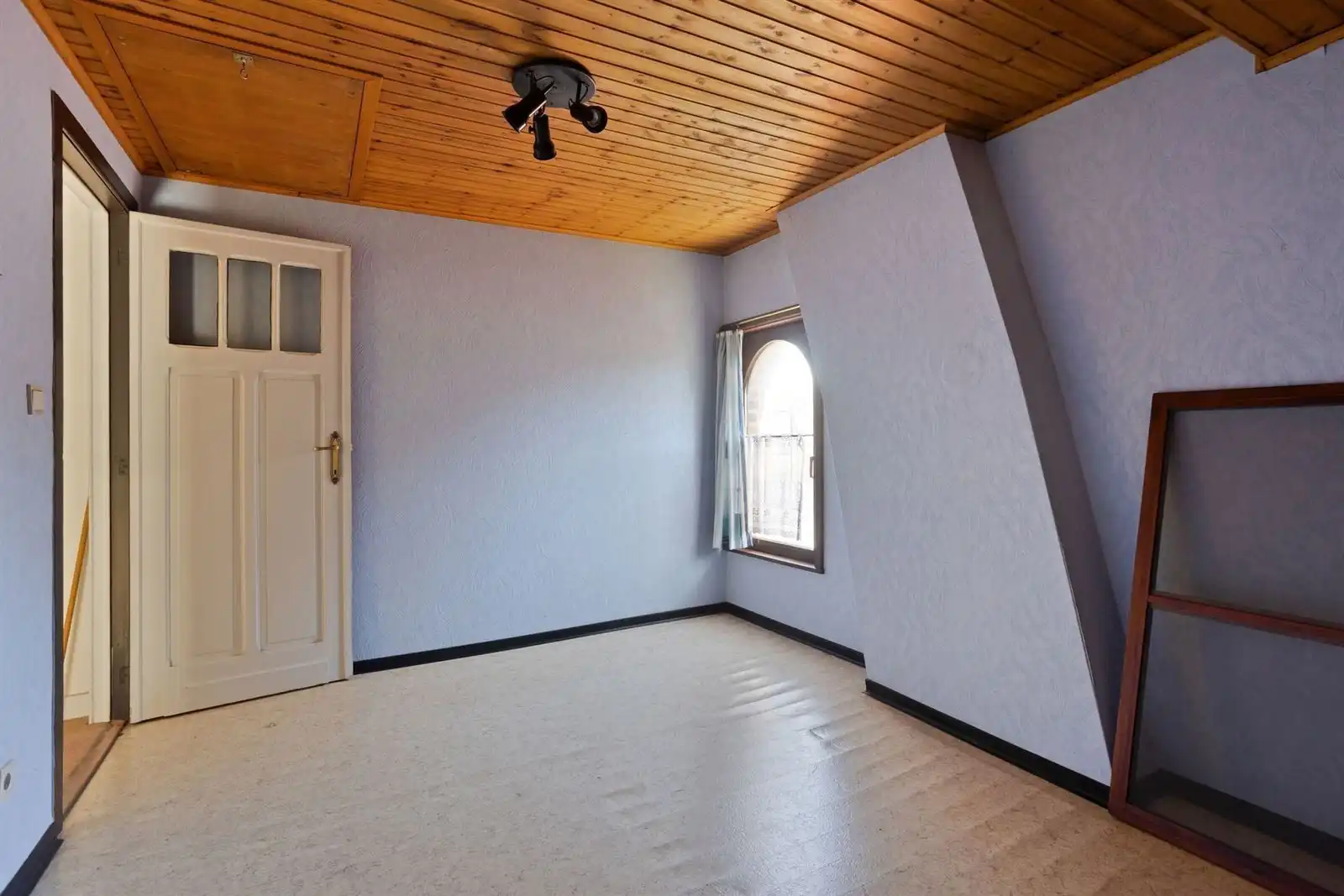 Woning met grote atelier(+/-205m²) te centrum Dworp foto 26