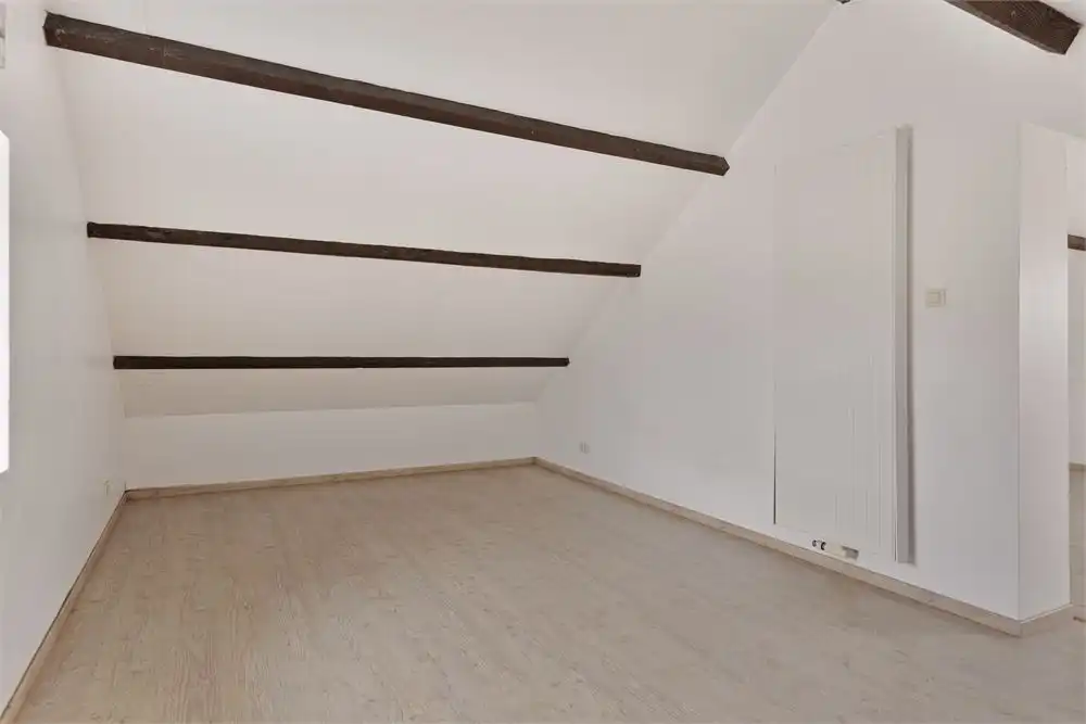 Te renoveren woning voor gemengd gebruik in landelijke omgeving foto 14