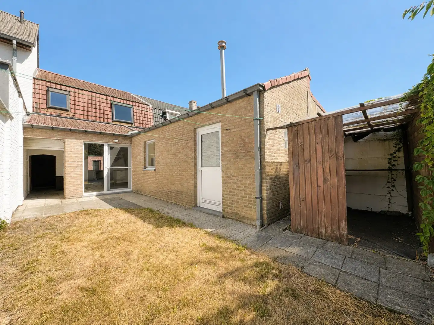 Rijwoning met 3 slaapkamers en tuintje vlakbij centrum Zomergem foto 11