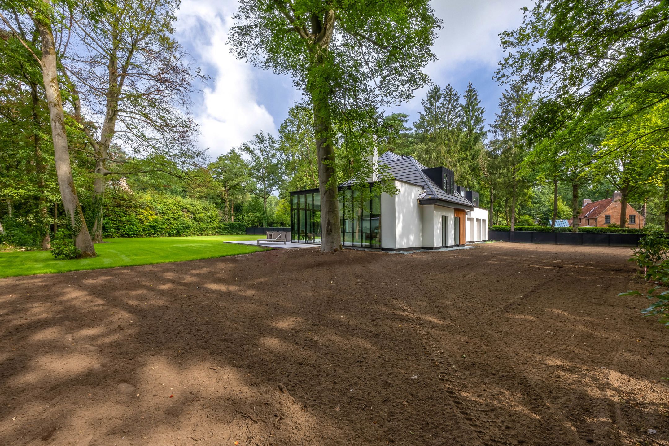 Luxe volledig gerenoveerde villa op een prachtig hoekperceel foto 44