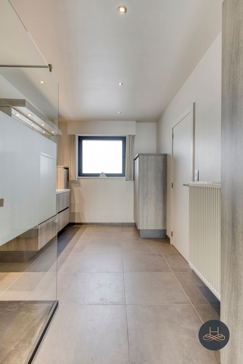 Hyperuitgeruste woning & broodjeszaak te Begijnendijk foto 24