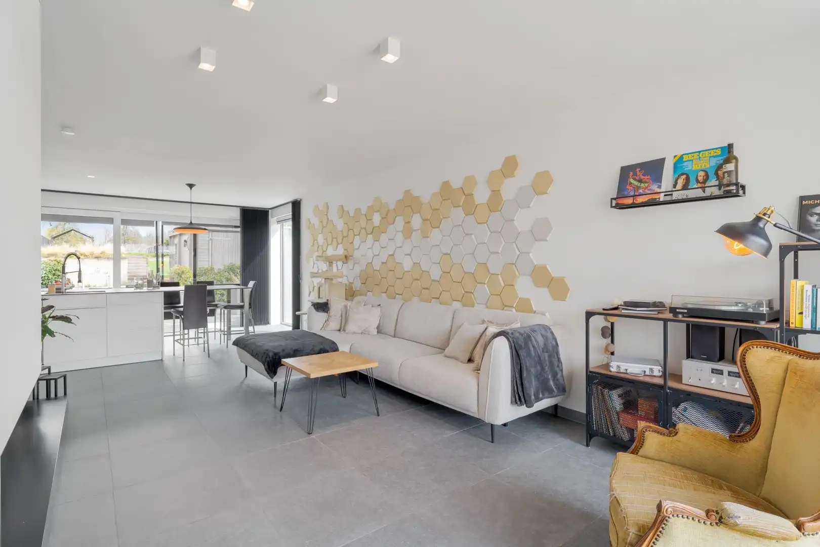 INSTAPKLARE MODERNE WONING MET PRACHTIG VRIJ ZICHT IN ALKEN foto 4