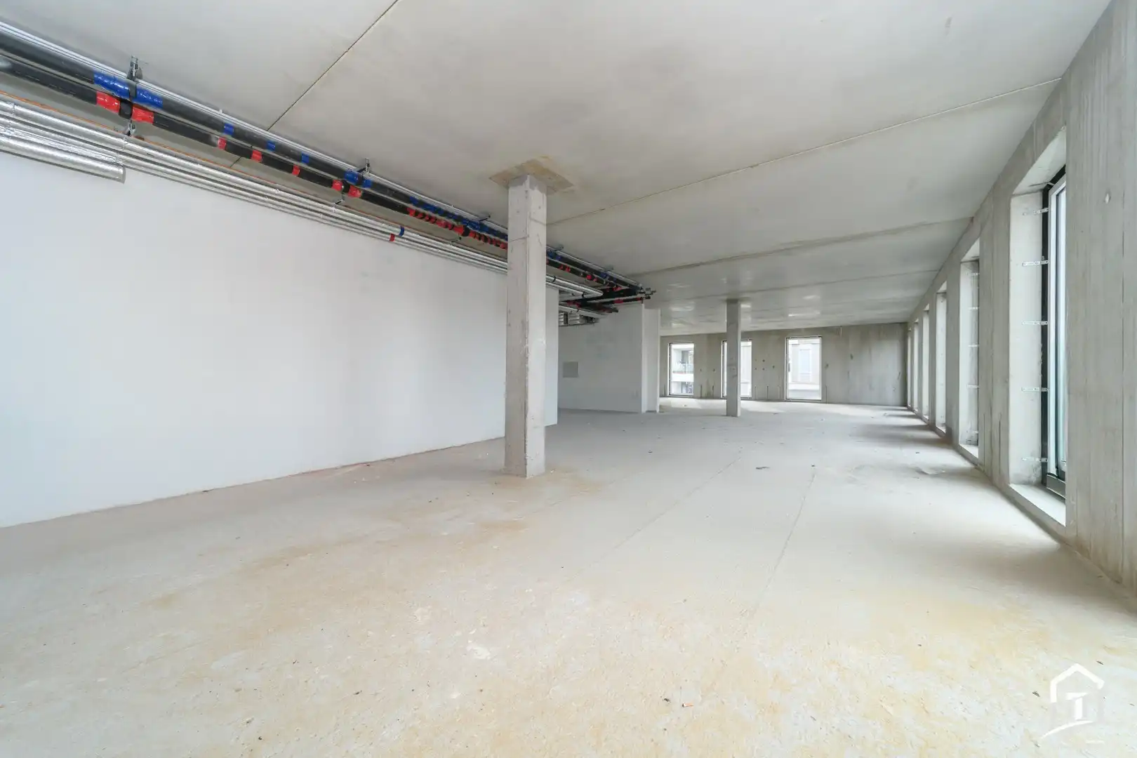 Veelzijdige casco kantoorruimte op topligging in Sint-Pieters-Leeuw foto 4