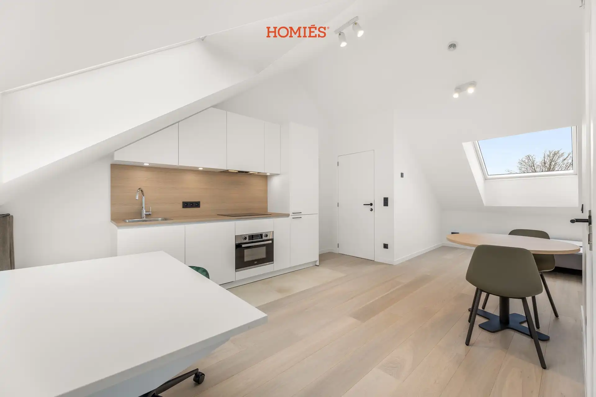 Lichtrijke penthouse-studio op topligging in Leuven - EPC A foto 3