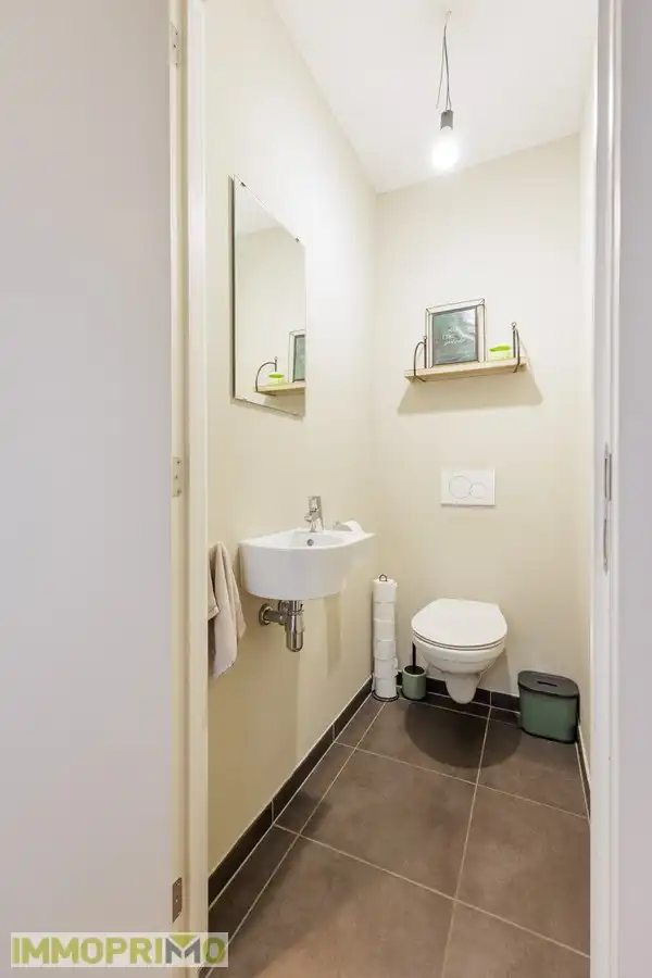 Instapklaar 3 slaapkamer appartement met ruim terras in autoluwe buurt foto 13