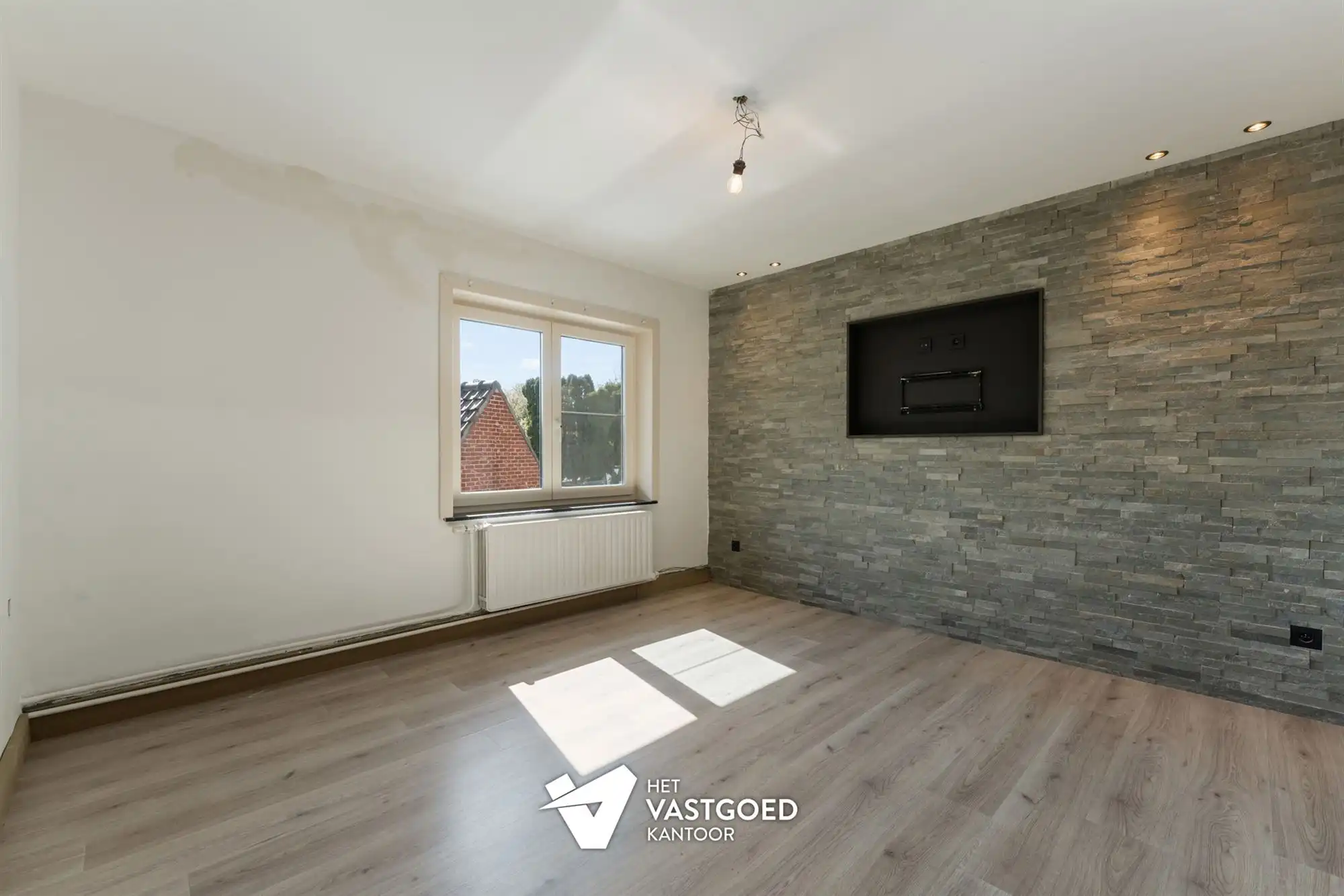 RECENT GERENOVEERDE RUIME WONING (220M²) MET 5 SLAAPKAMERS EN TUIN MET TUINKAMER TE BERINGEN foto 12