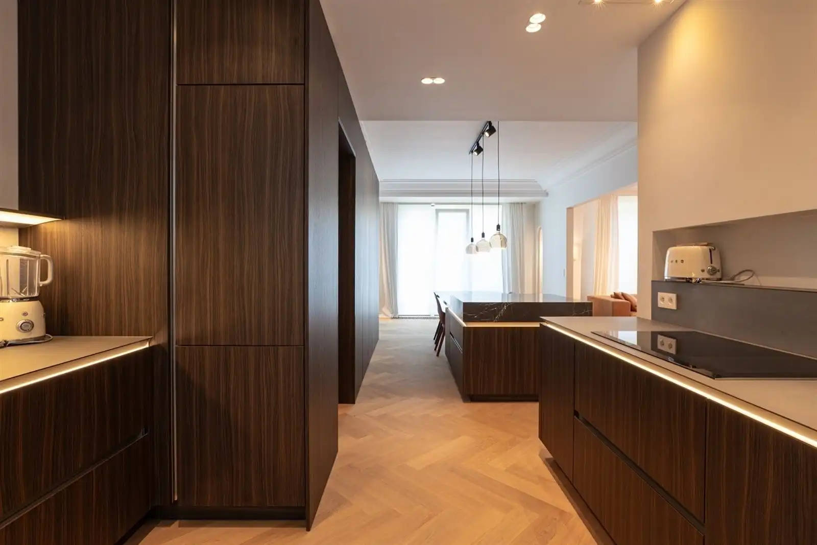 CAMBRE – Uitzonderlijk luxueus gelijkvloersappartement met tuin tegenover Ter Kamerenbos

  foto 13