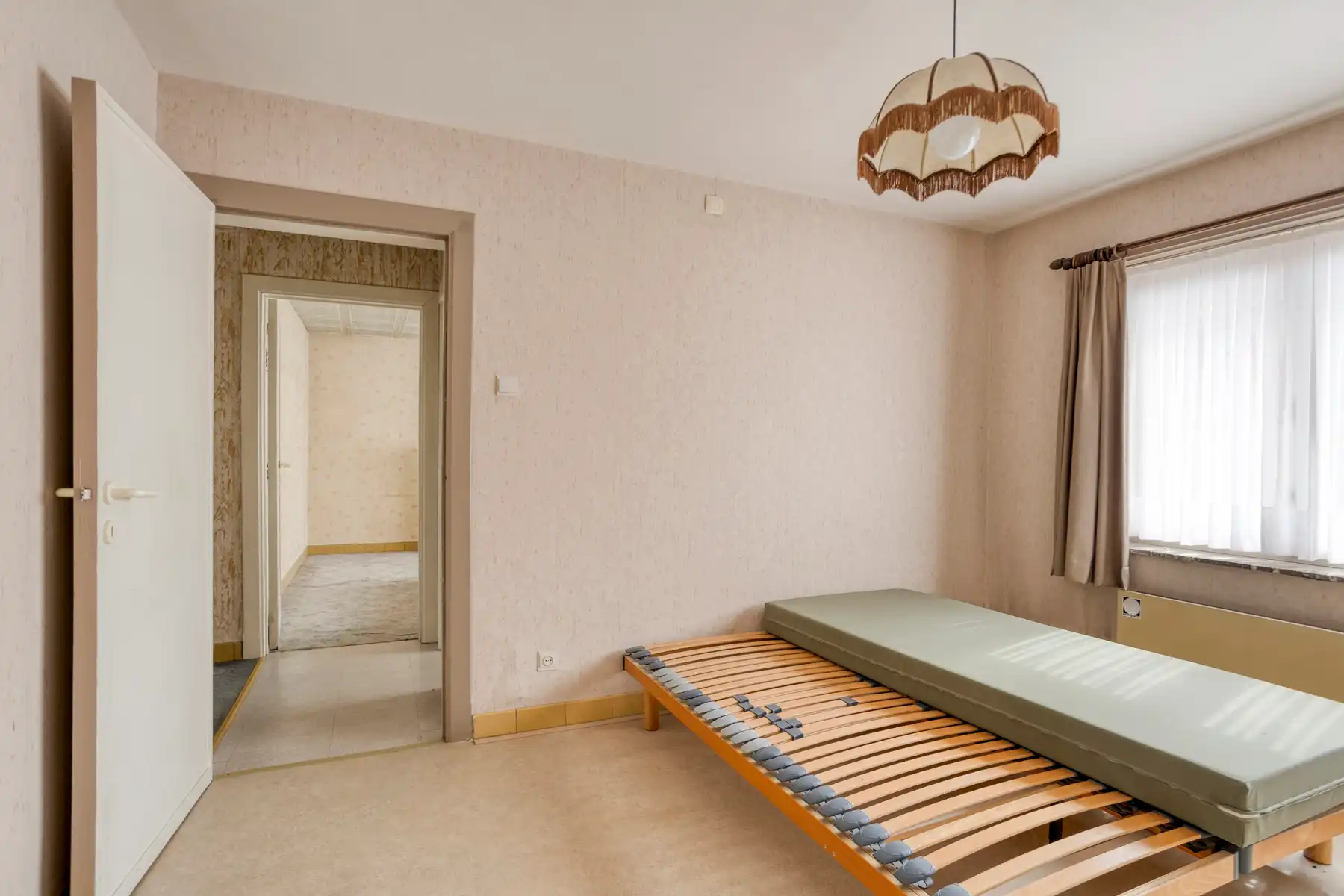Charmante te renoveren woning met tuin in Appelterre foto 15