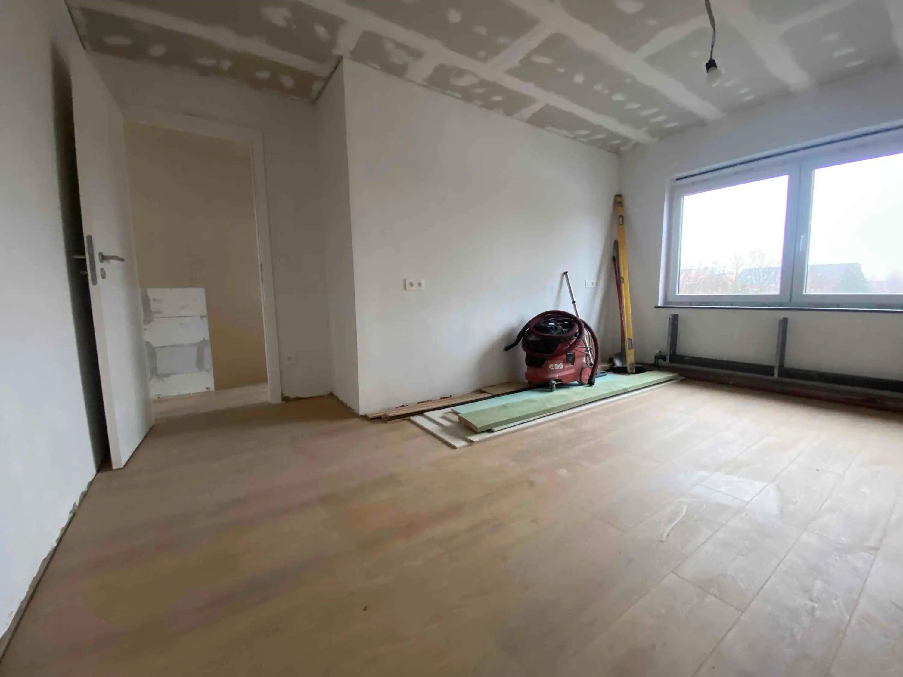 Volledig vernieuwe woning met tuin foto 7