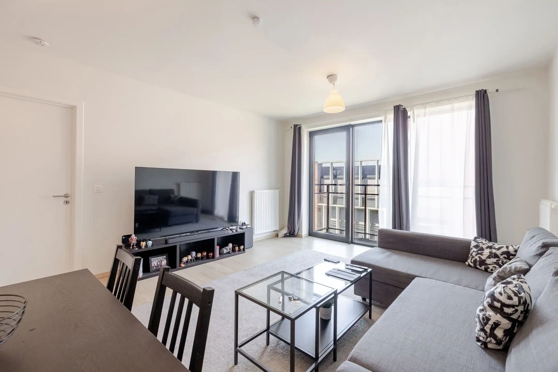 NATO - Appartement met 1 slaapkamer  + P foto 2