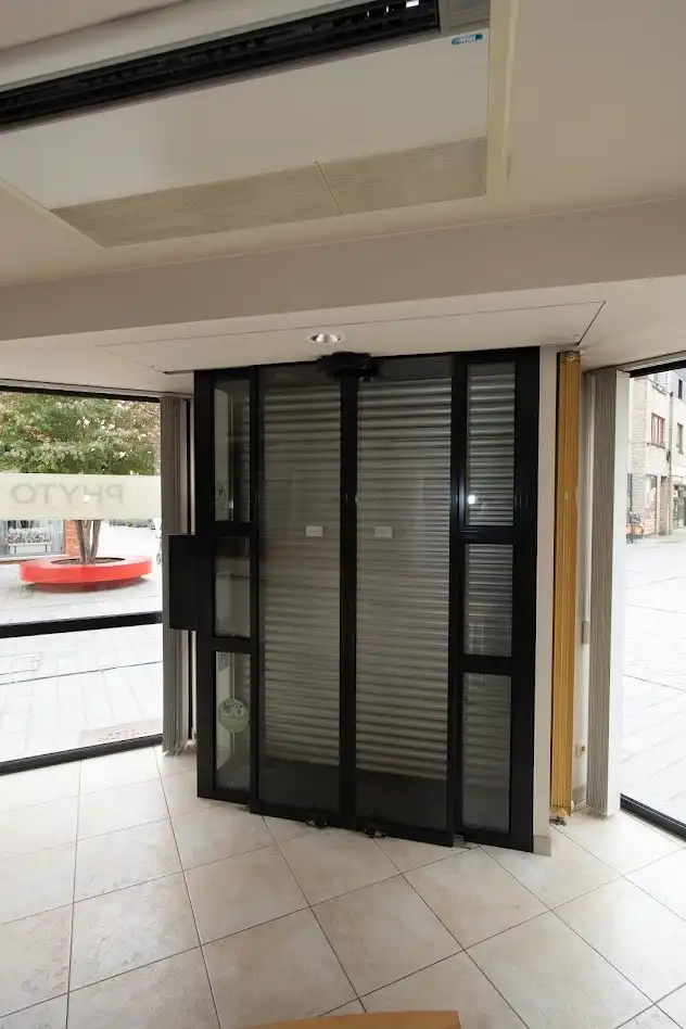UITSTEKEND GELEGEN HOEKLOCATIE MET INDRUKWEKKENDE GEVELBREEDTE foto 20