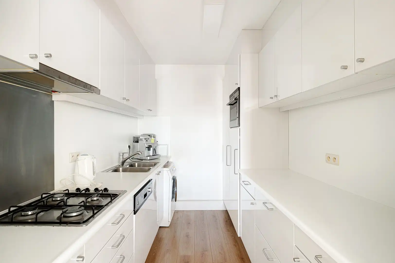 Appartement met open uitzicht gelegen in de Winston Churchilllaan. foto 10