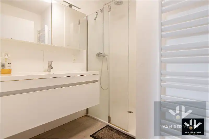 Lichtrijke studio met loftgevoel en terras op een Top locatie foto 8