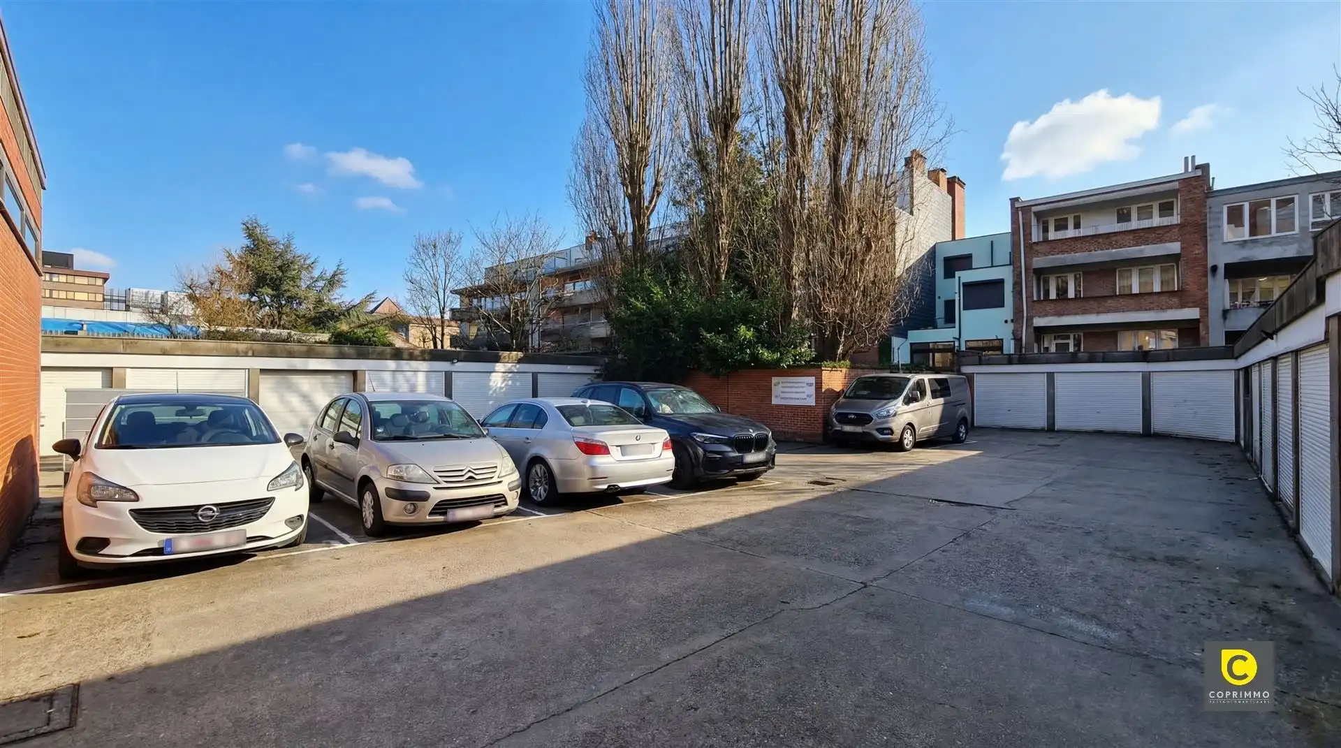 Staanplaatsen & garageboxen foto 2