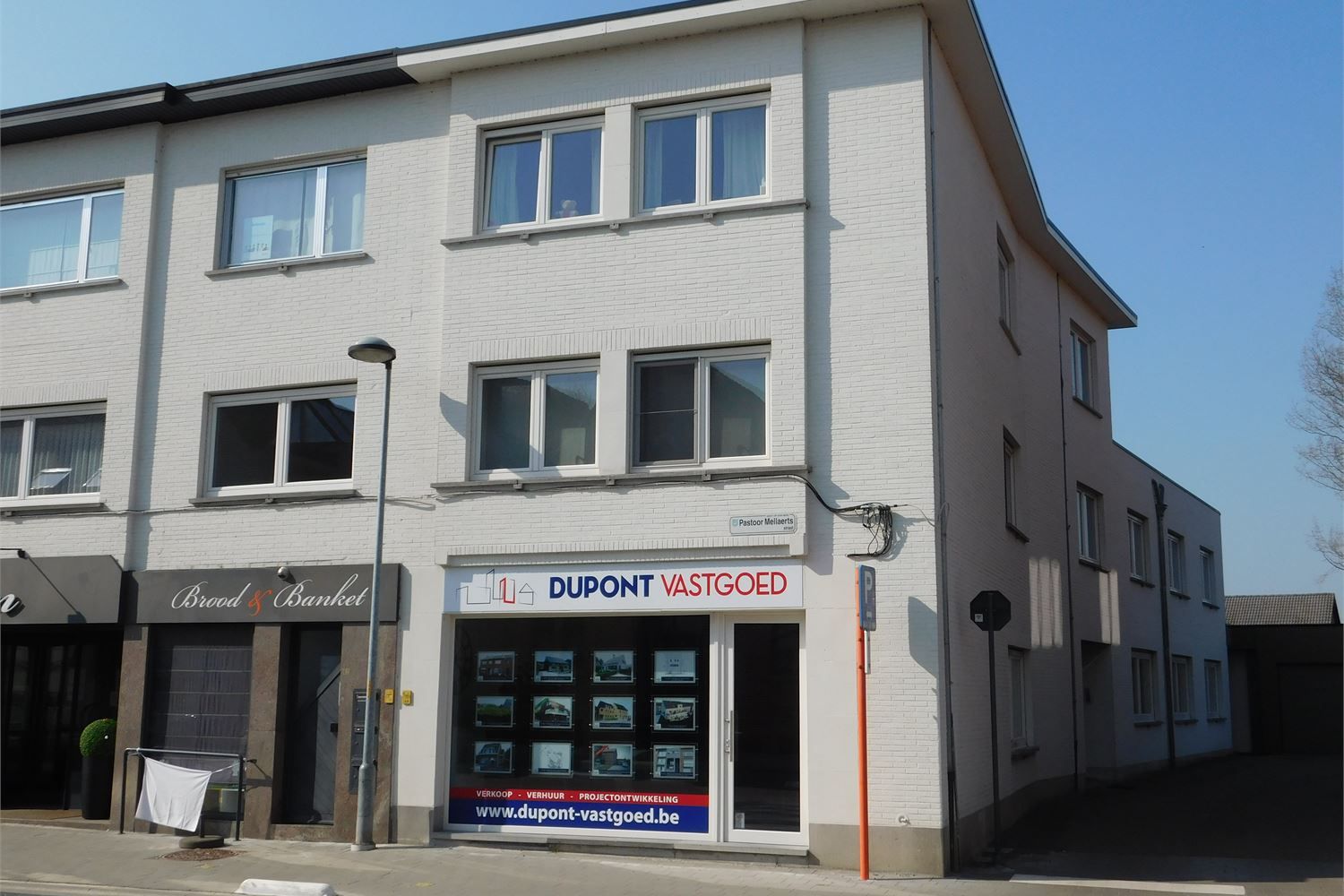 Ruim gelijkvloers app van 90m² met 1 slpk te Heist-Goor foto {{pictureIndex}}
