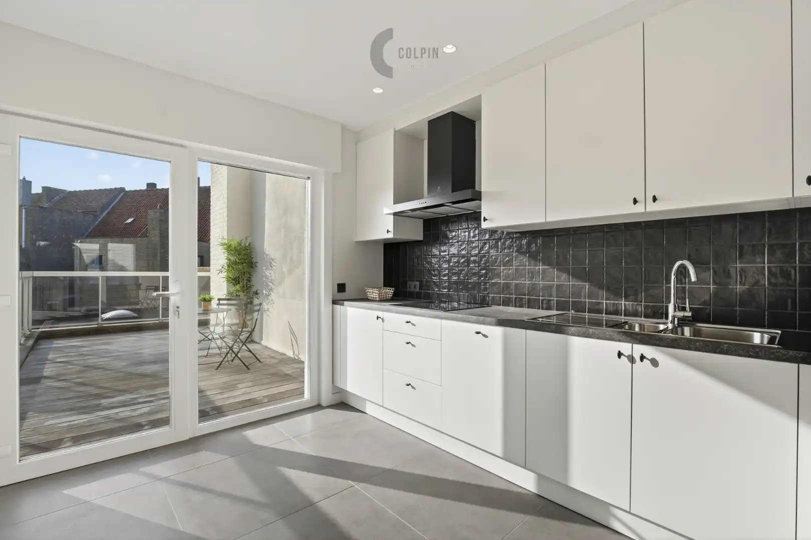 Luxueus gerenoveerd & ruim appartement (107 m2) foto 4